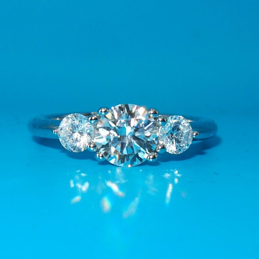 Beautiful GRA Certified 2.00ctw Moissanite Diamond, 3 Stone Bridal Ring Platinum - Picture 7 of 8